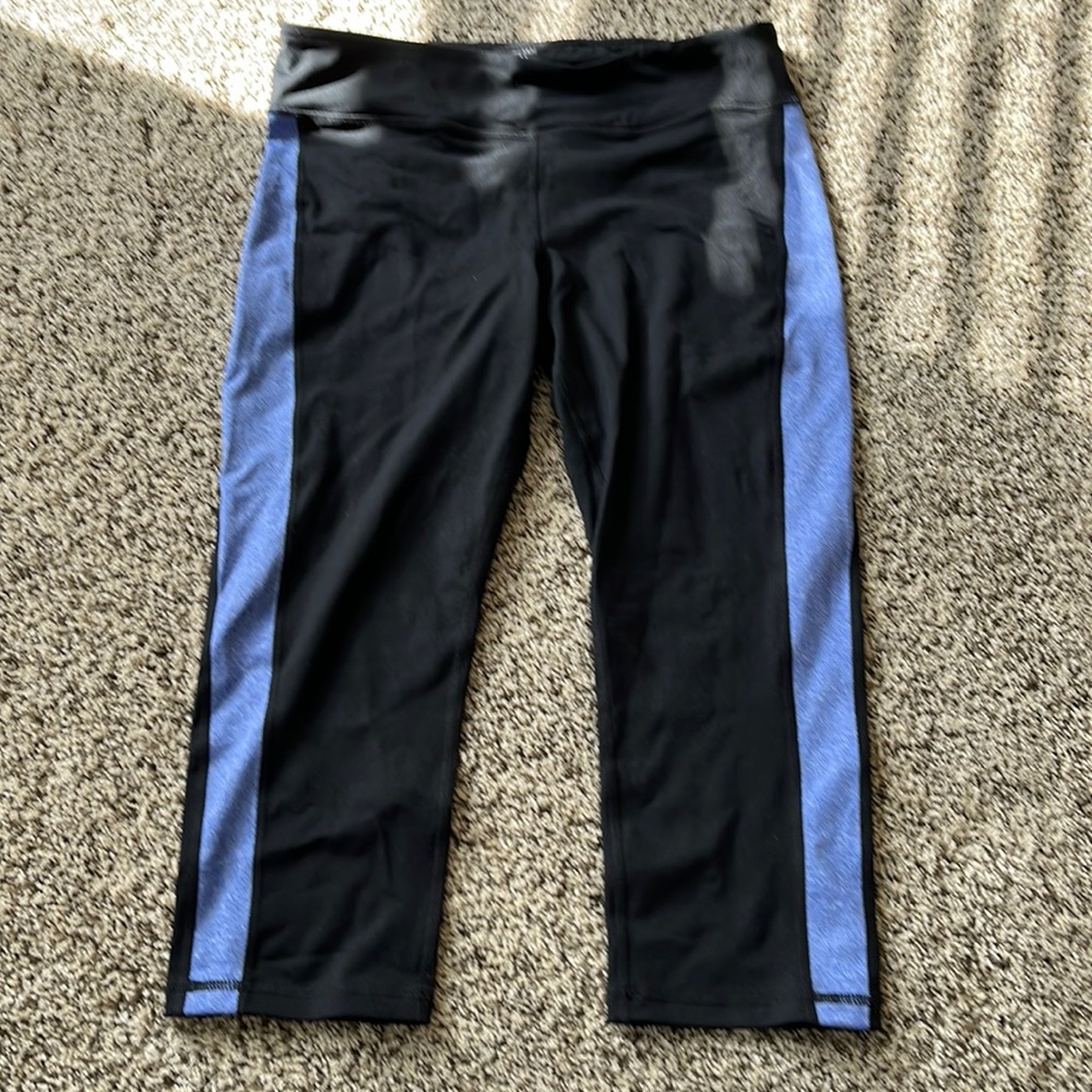 Cabi woman leggings.  Medium black /blue